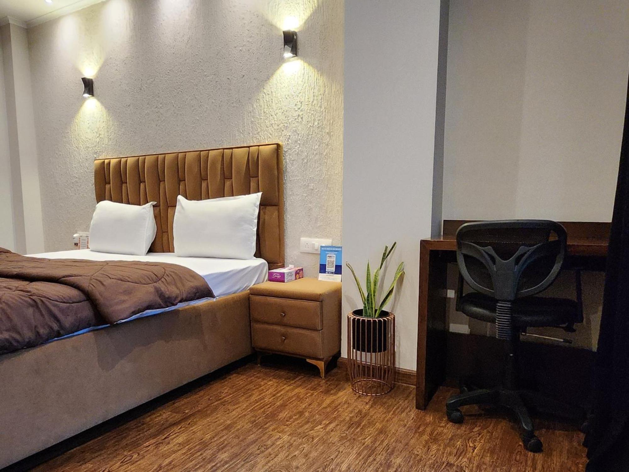 Hotel City Premier - Golf Course Road ,Gurgaon Exterior photo